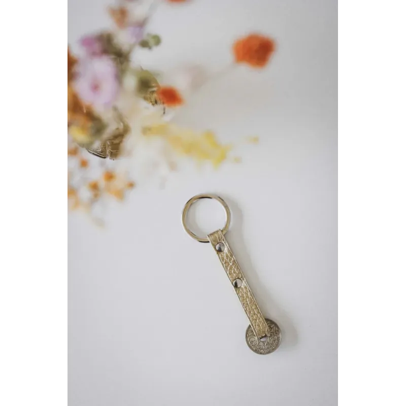 Porte clé Claudette doré - Le Sou Français