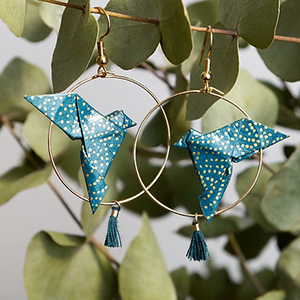 Créoles Origami Colombes et pompons bleu canard – boucle d'oreilles - La petite fabrique d'Estelle