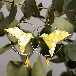 Créoles Origami Colombes et pompons jaune – boucle d'oreilles - La petite fabrique d'Estelle